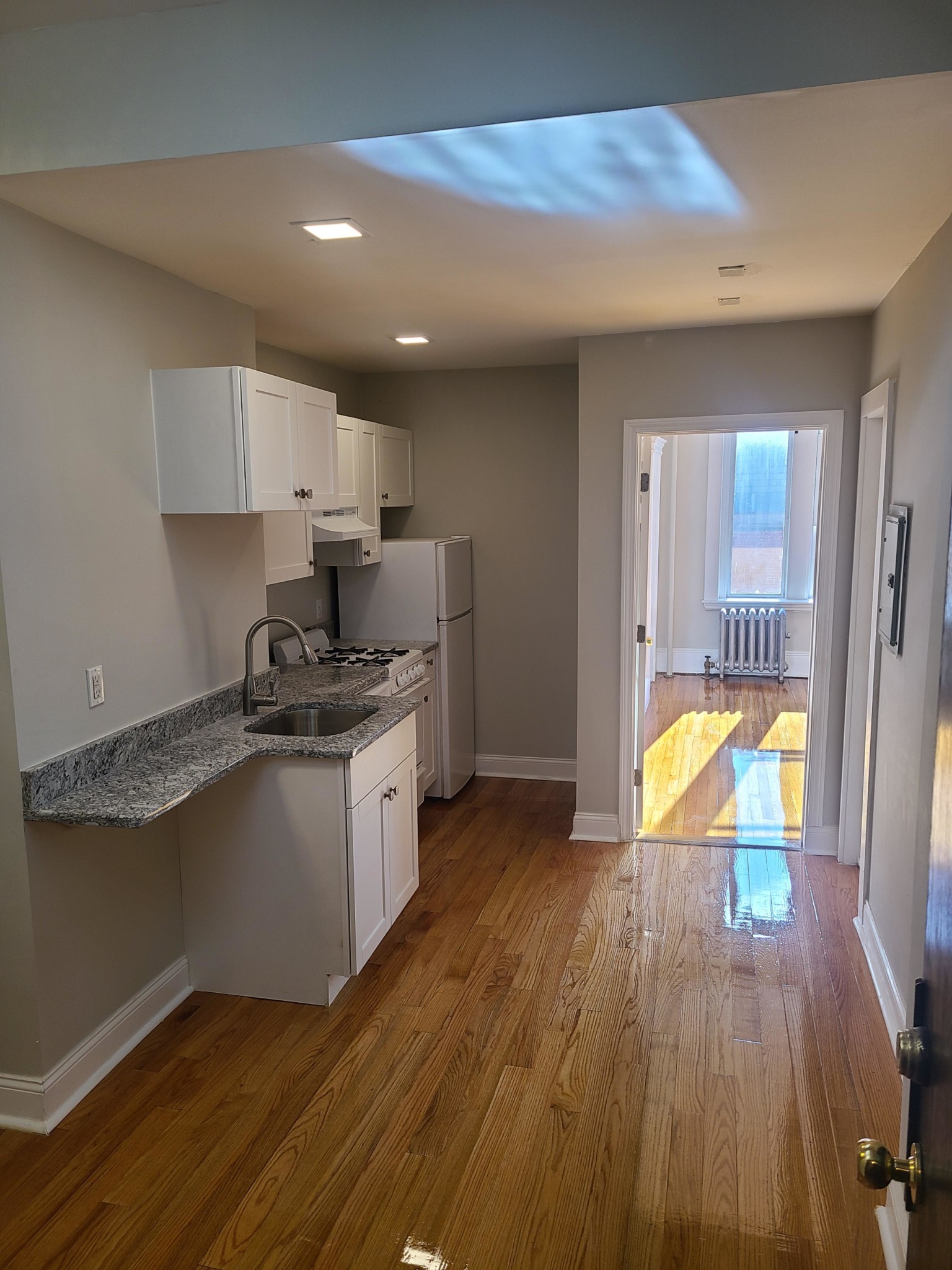 1 bed, 1 bath apartment for rent at 38 Hemenway St Unit 24, Fenway — photo 1 of 12