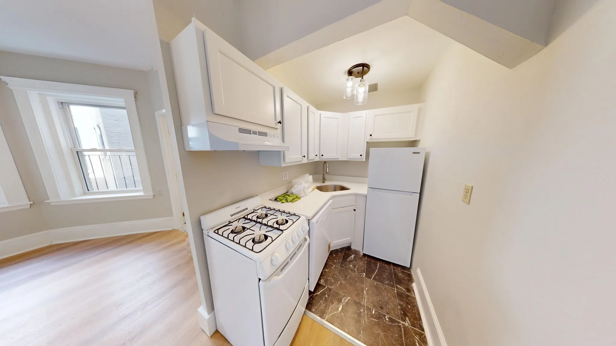 Studio bed, 1 bath apartment for rent at 38 Hemenway St Unit 28, Fenway — photo 3 of 10