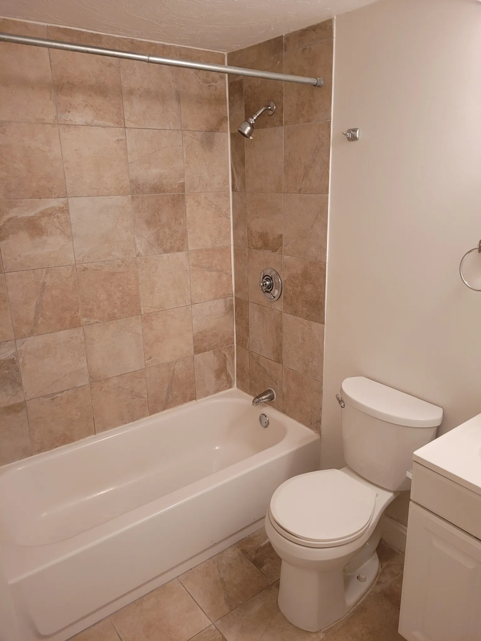 4 bed, 2 bath apartment for rent at 38 Hemenway St Unit 51, Fenway — photo 50 of 74