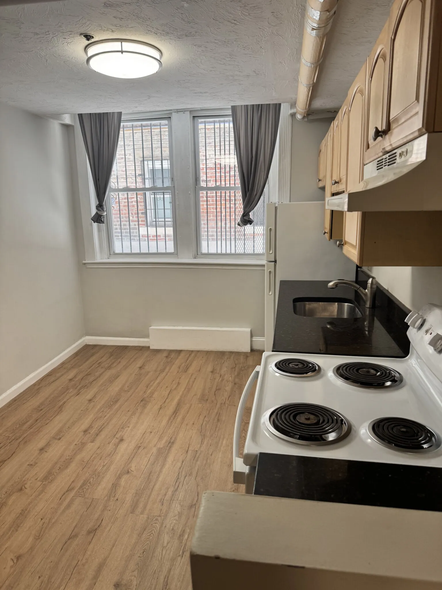 4 bed, 2 bath apartment for rent at 38 Hemenway St Unit 51, Fenway — photo 2 of 74