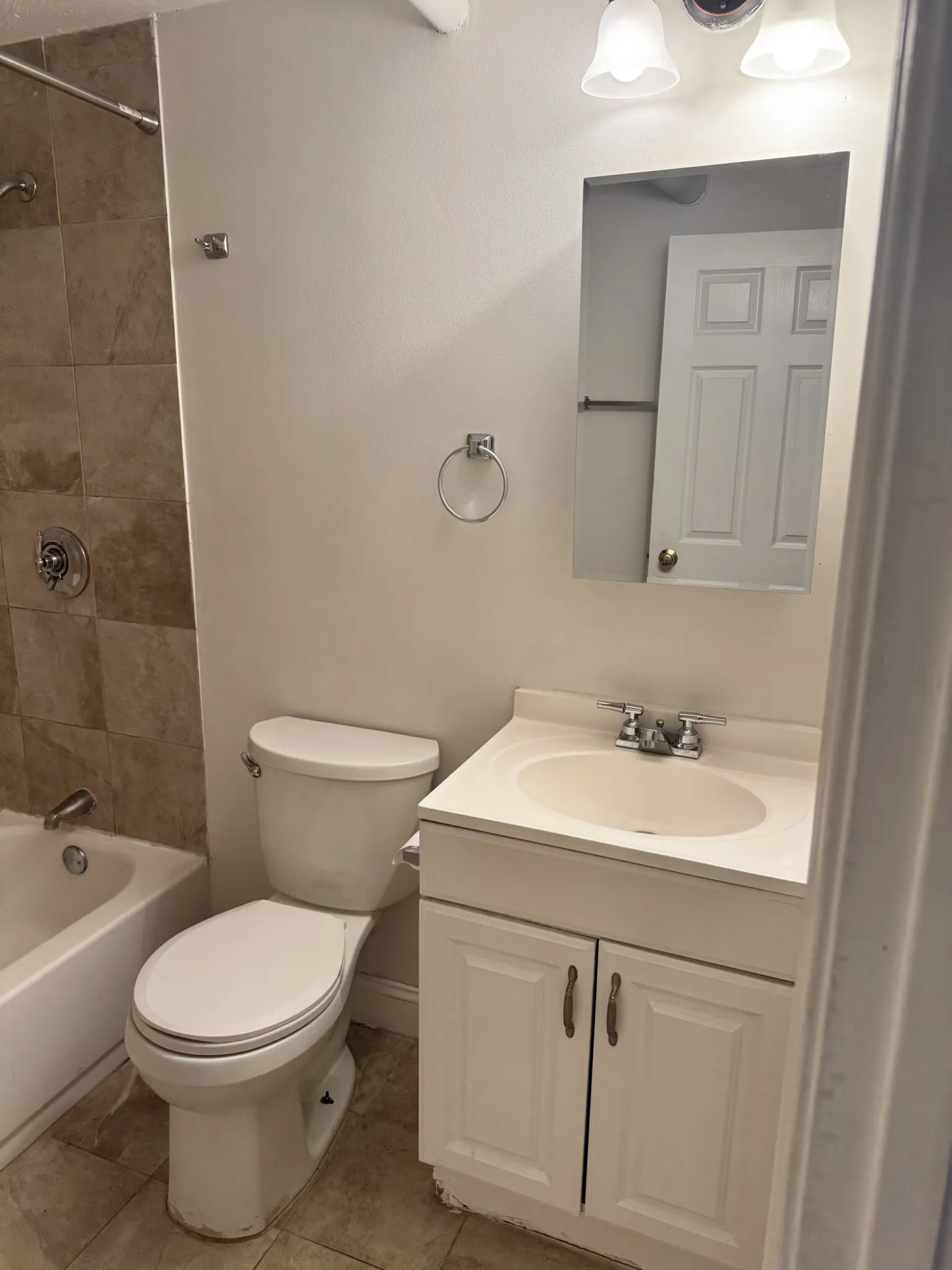 4 bed, 2 bath apartment for rent at 38 Hemenway St Unit 51, Fenway — photo 14 of 74