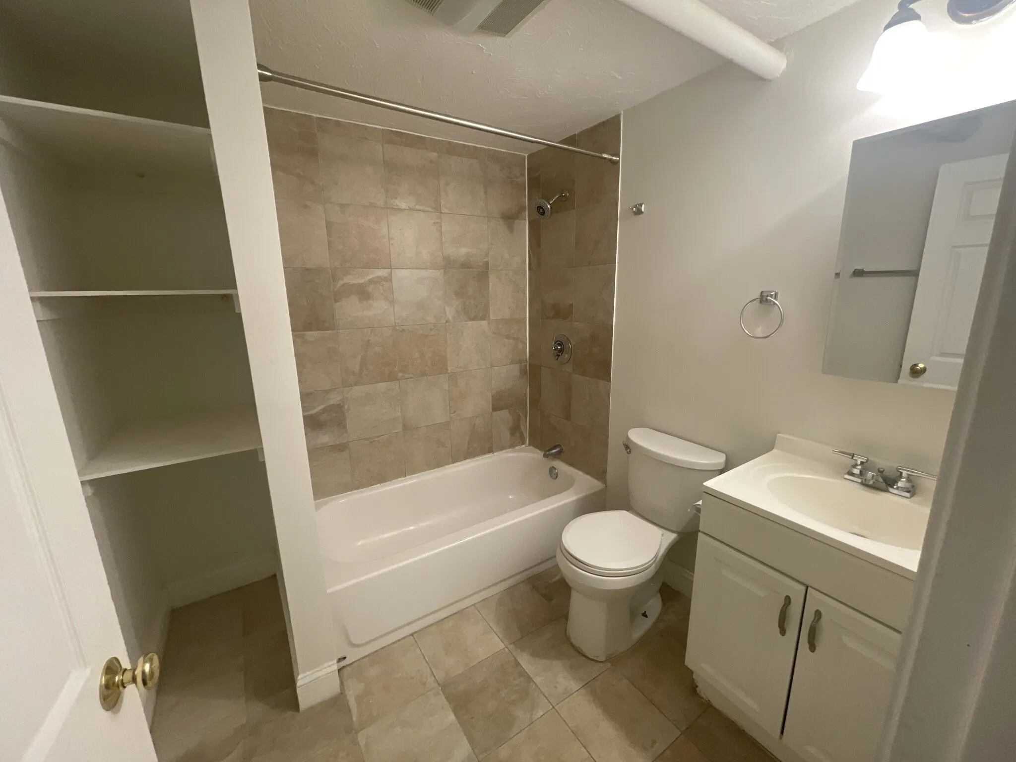 4 bed, 2 bath apartment for rent at 38 Hemenway St Unit 51, Fenway — photo 29 of 74