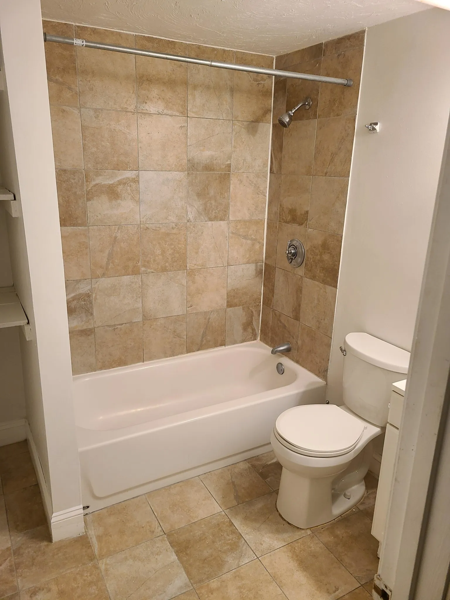 4 bed, 2 bath apartment for rent at 38 Hemenway St Unit 51, Fenway — photo 57 of 74