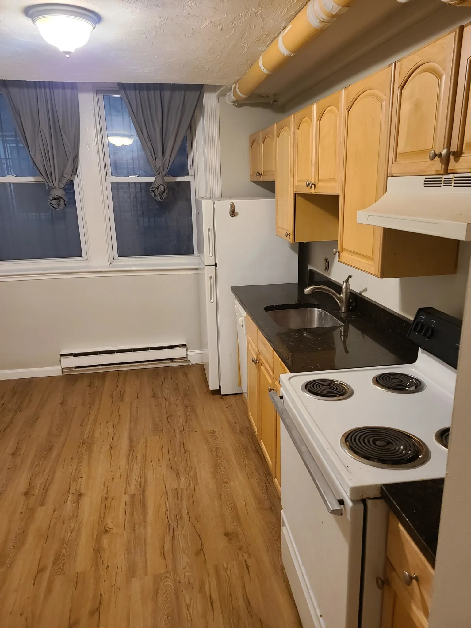 4 bed, 2 bath apartment for rent at 38 Hemenway St Unit 51, Fenway — photo 56 of 74