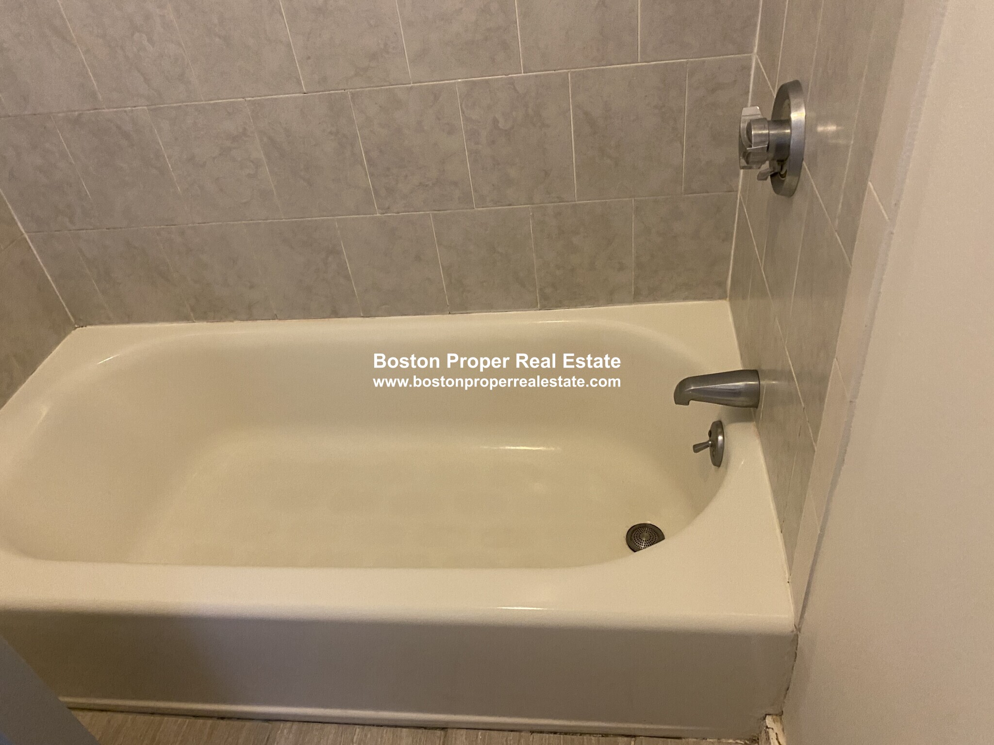 Studio bed, 1 bath apartment for rent at 38 Hemenway St Unit 5A, Fenway — photo 6 of 8