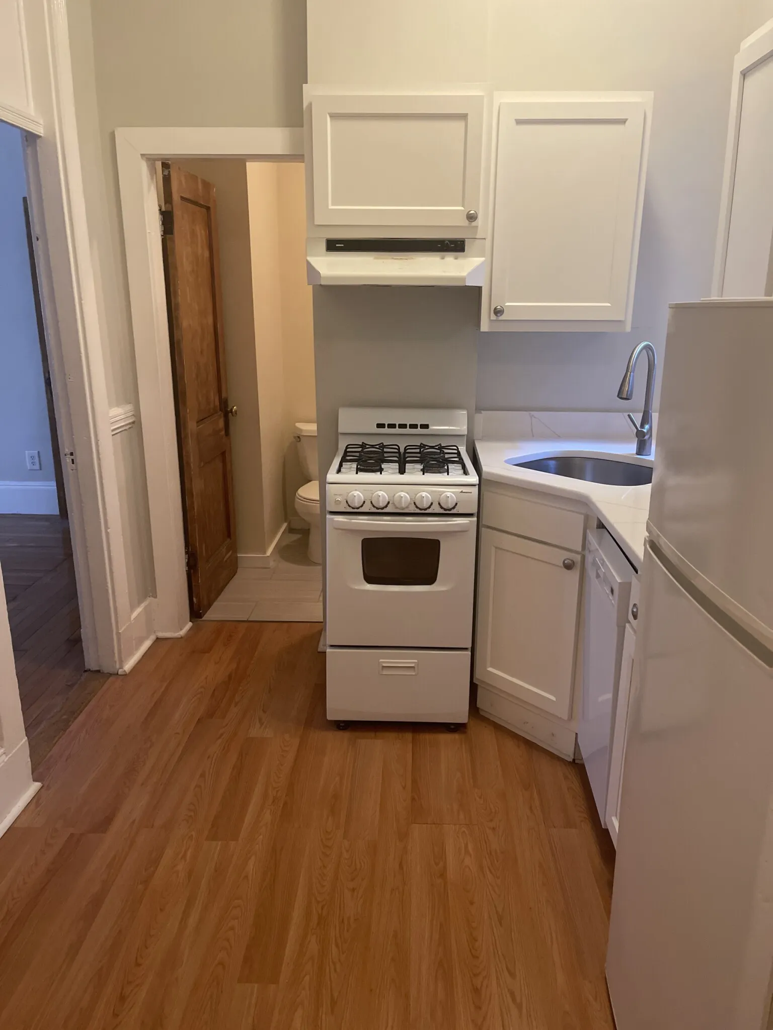 1 bed, 1 bath apartment for rent at 38 Hemenway St Unit 9, Fenway — photo 1 of 19