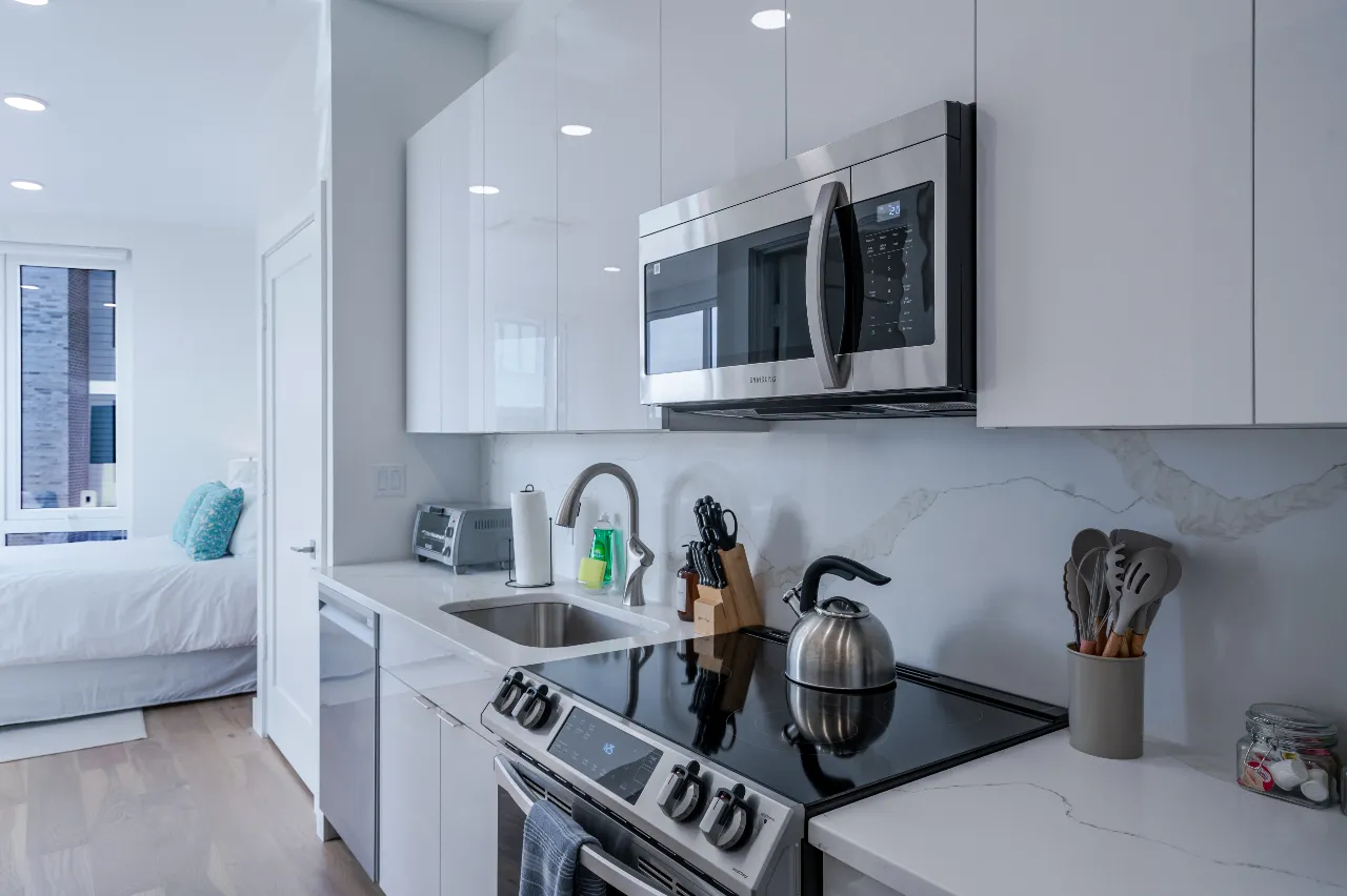 Studio bed, 1 bath apartment for rent at 38 Hichborn St Unit 401, Brighton — photo 3 of 24