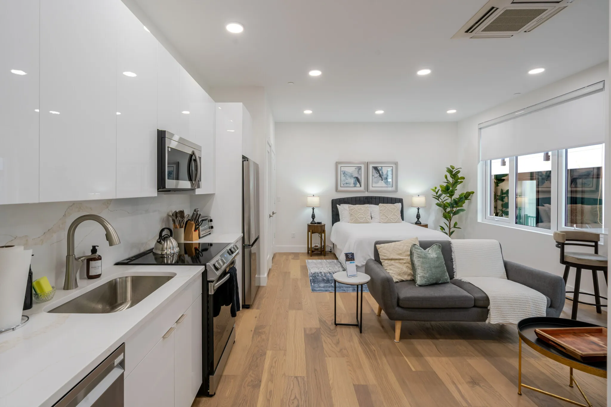 Studio bed, 1 bath apartment for rent at 38 Hichborn St Unit 404, Brighton — photo 4 of 23