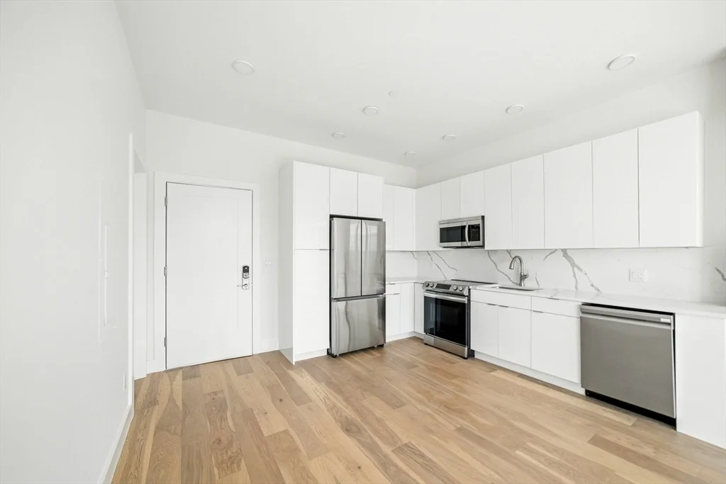 Studio bed, 1 bath apartment for rent at 38 Hichborn Unit 201, Brighton — photo 1 of 8