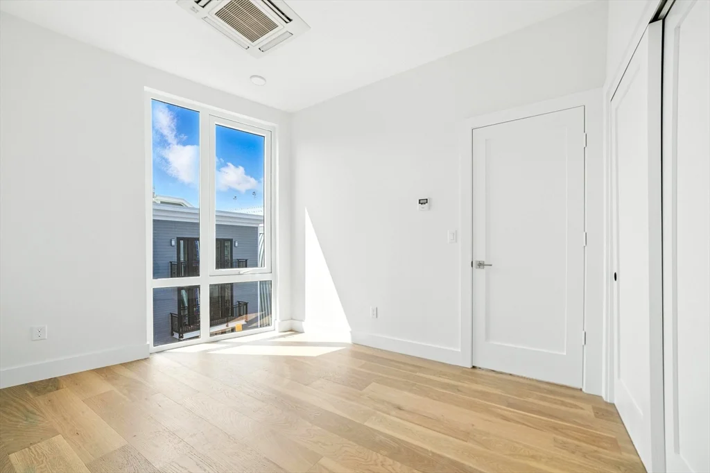 1 bed, 1 bath apartment for rent at 38 Hichborn Unit 203, Brighton
