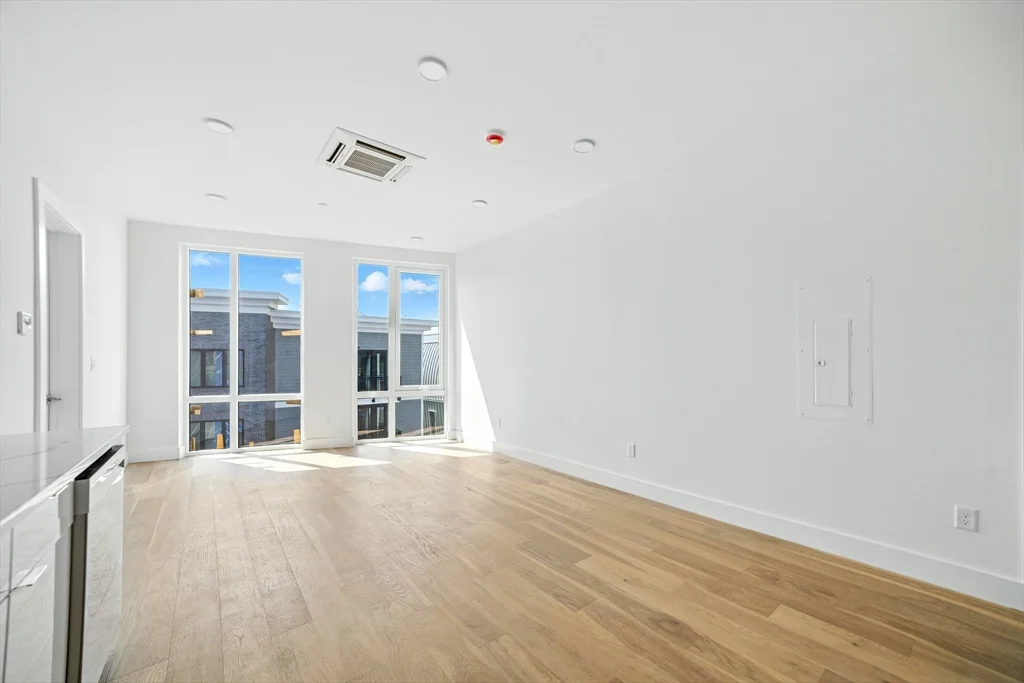 1 bed, 1 bath apartment for rent at 38 Hichborn Unit 203, Brighton — photo 15 of 18