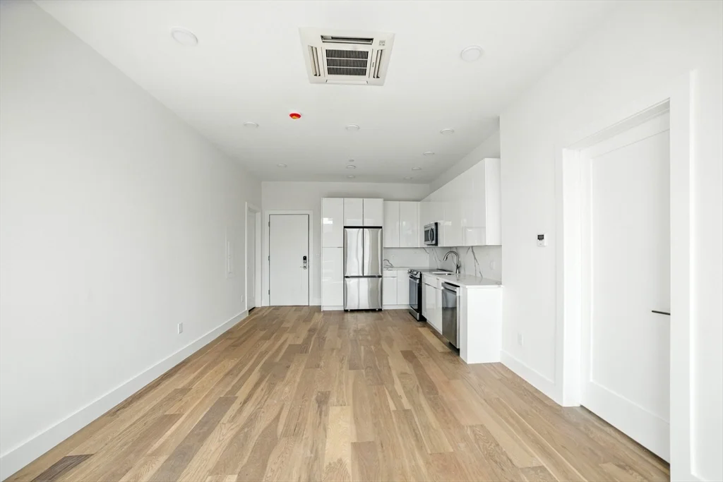 1 bed, 1 bath apartment for rent at 38 Hichborn Unit 203, Brighton — photo 12 of 18