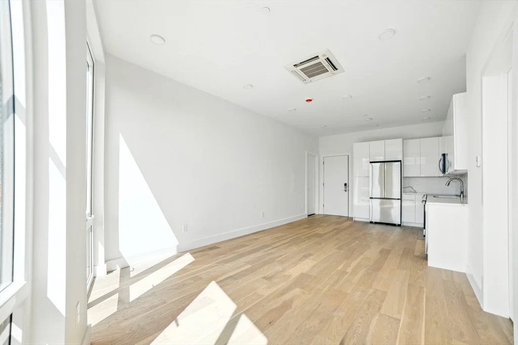 1 bed, 1 bath apartment for rent at 38 Hichborn Unit 203, Brighton — photo 8 of 18