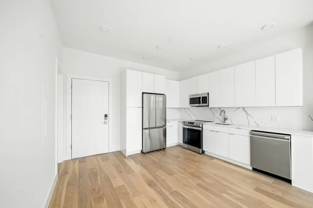 1 bed, 1 bath apartment for rent at 38 Hichborn Unit 203, Brighton — photo 13 of 18