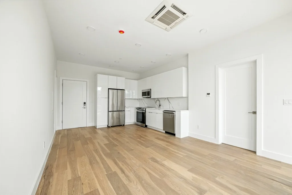1 bed, 1 bath apartment for rent at 38 Hichborn Unit 203, Brighton — photo 9 of 18