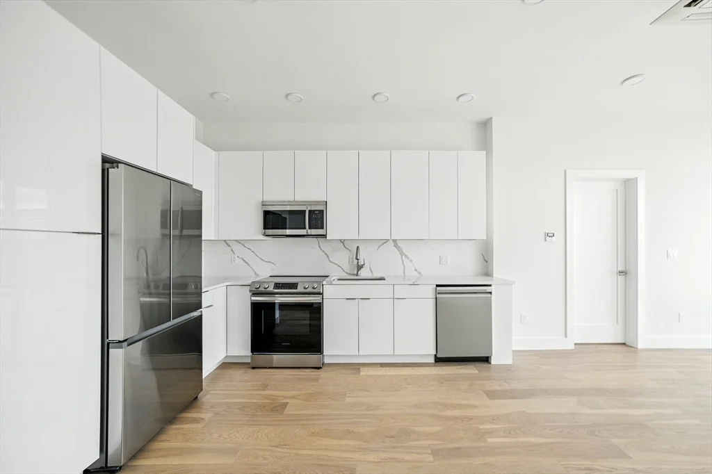 1 bed, 1 bath apartment for rent at 38 Hichborn Unit 203, Brighton — photo 14 of 18