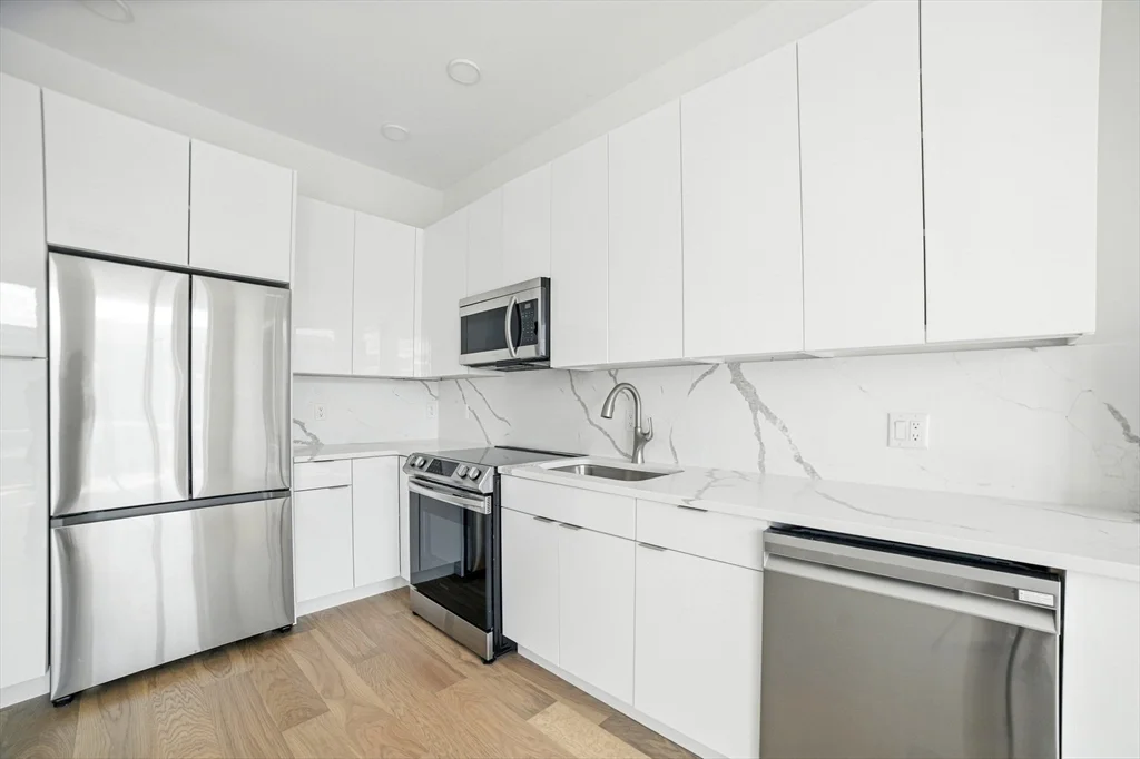 Studio bed, 1 bath apartment for rent at 38 Hichborn Unit 204, Brighton — photo 3 of 9