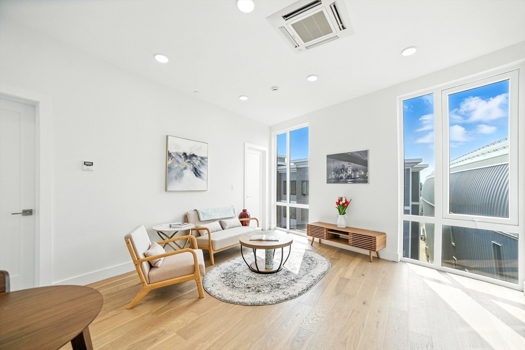 1 bed, 1 bath apartment for rent at 38 Hichborn Unit 205, Brighton — photo 1 of 18