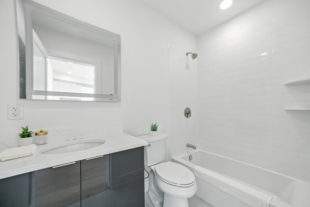 1 bed, 1 bath apartment for rent at 38 Hichborn Unit 205, Brighton — photo 7 of 18