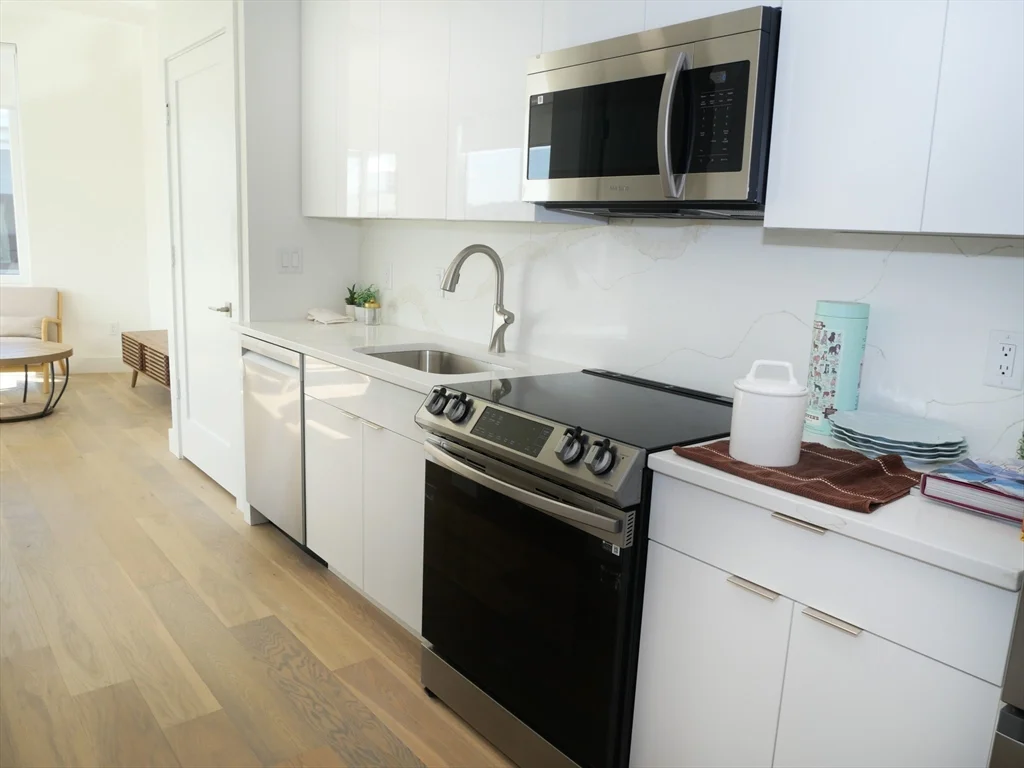 Studio bed, 1 bath apartment for rent at 38 Hichborn Unit 301, Brighton — photo 1 of 9