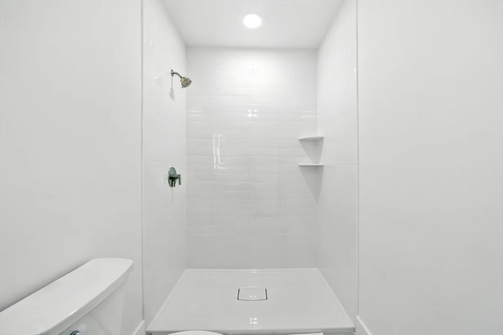 2 bed, 1 bath apartment for rent at 38 Hichborn Unit 306, Brighton — photo 12 of 12