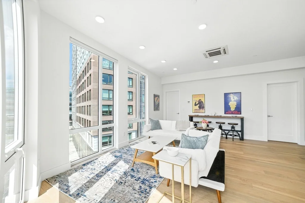 2 bed, 1 bath apartment for rent at 38 Hichborn Unit 306, Brighton — photo 1 of 12