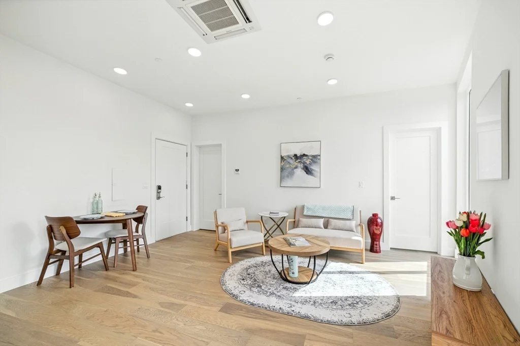 1 bed, 1 bath apartment for rent at 38 Hichborn Unit 505, Brighton — photo 1 of 9