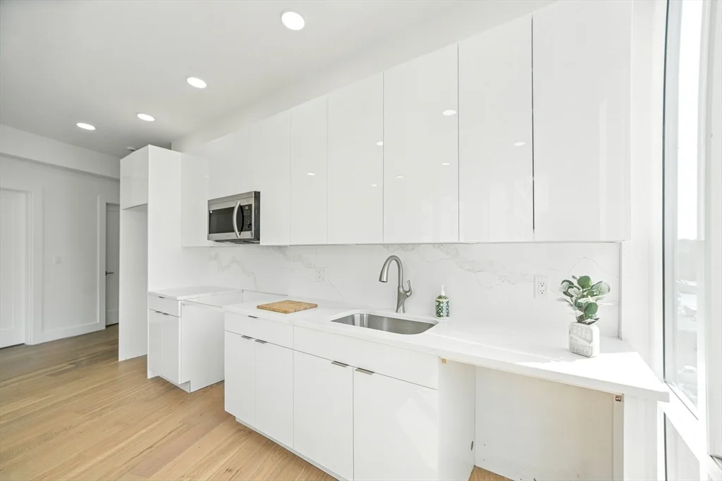 2 bed, 1 bath apartment for rent at 38 Hichborn Unit 506, Brighton — photo 7 of 13