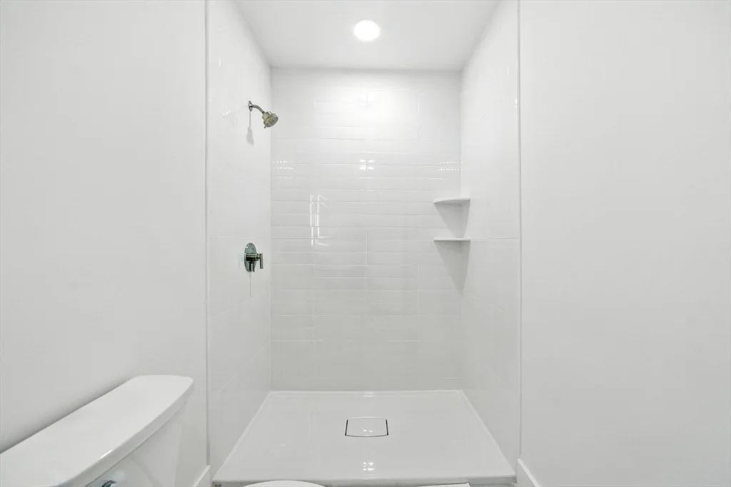 2 bed, 1 bath apartment for rent at 38 Hichborn Unit 506, Brighton — photo 12 of 13