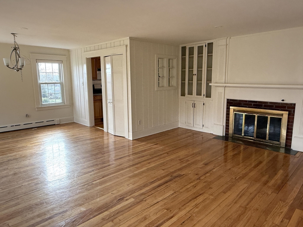 3 bed, 2 bath apartment for rent at 38 Highland St, South Dartmouth — photo 4 of 19