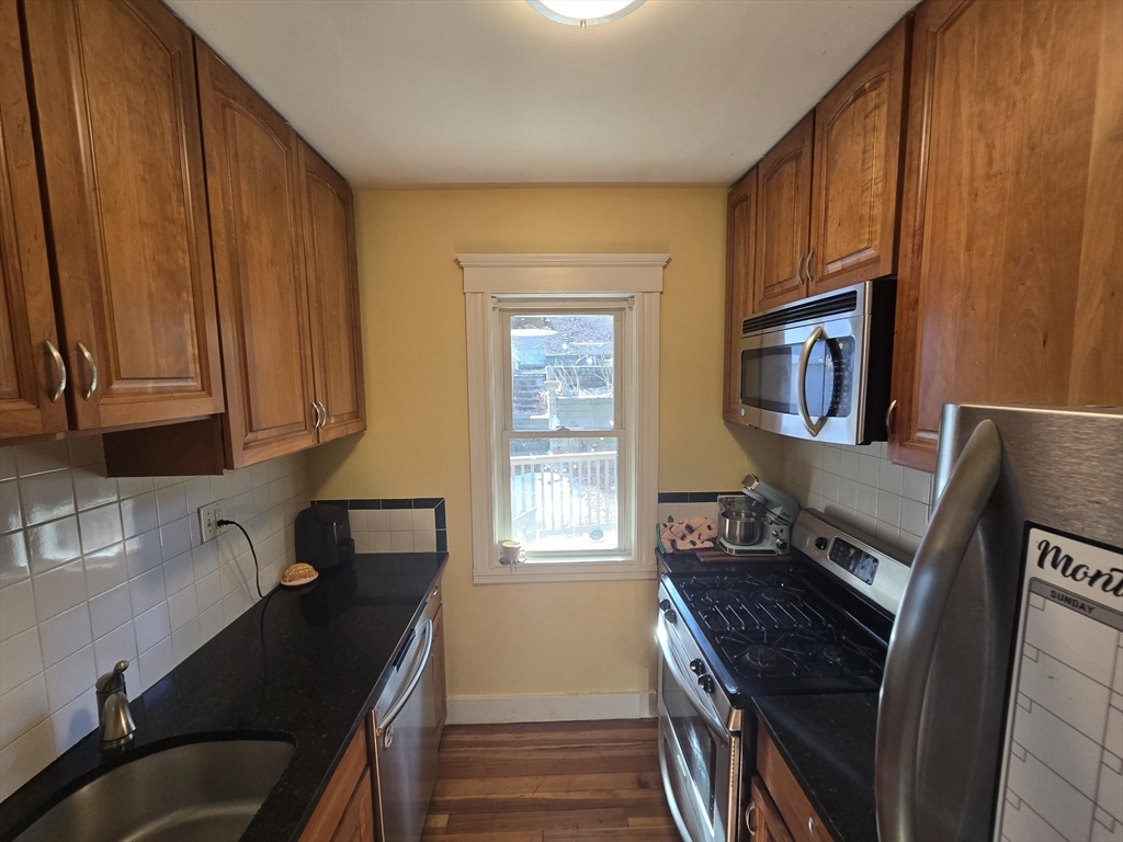 3 bed, 1 bath apartment for rent at 38 Hillside St Unit 1, Mission Hill — photo 13 of 33