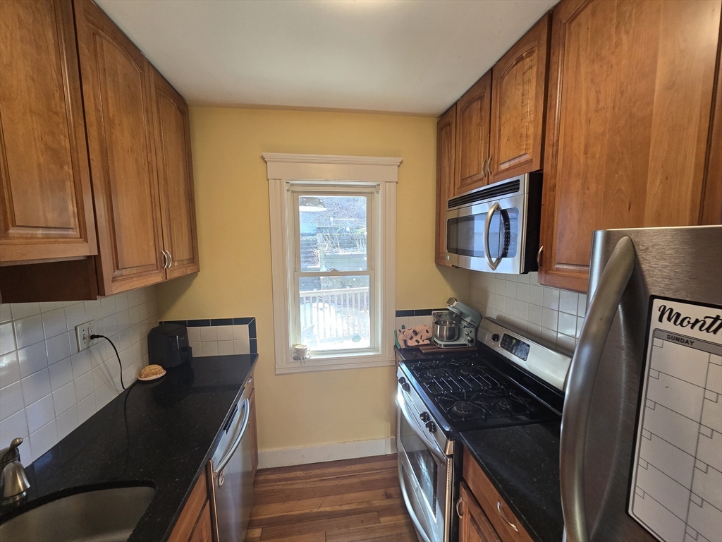 3 bed, 1 bath apartment for rent at 38 Hillside St Unit 1, Mission Hill — photo 3 of 33