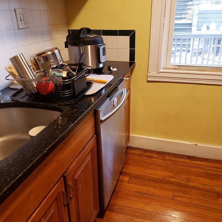 3 bed, 1 bath apartment for rent at 38 Hillside St Unit 1, Mission Hill — photo 16 of 33