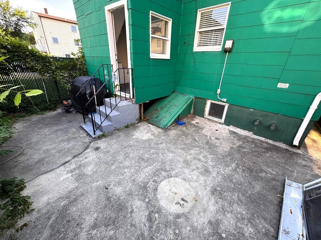 1 bed, 1 bath apartment for rent at 38 Hunting St Unit 1, Wellington-Harrington — photo 11 of 14