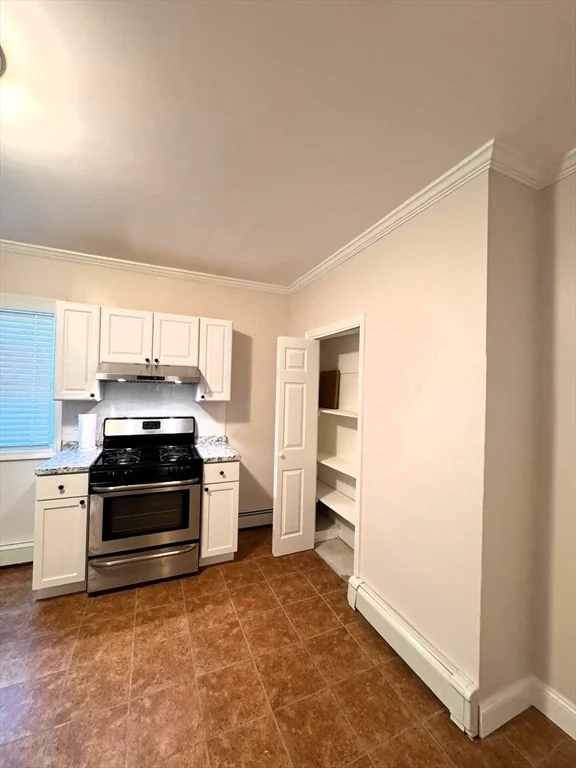 1 bed, 1 bath apartment for rent at 38 Hunting St Unit 1, Wellington-Harrington — photo 2 of 14