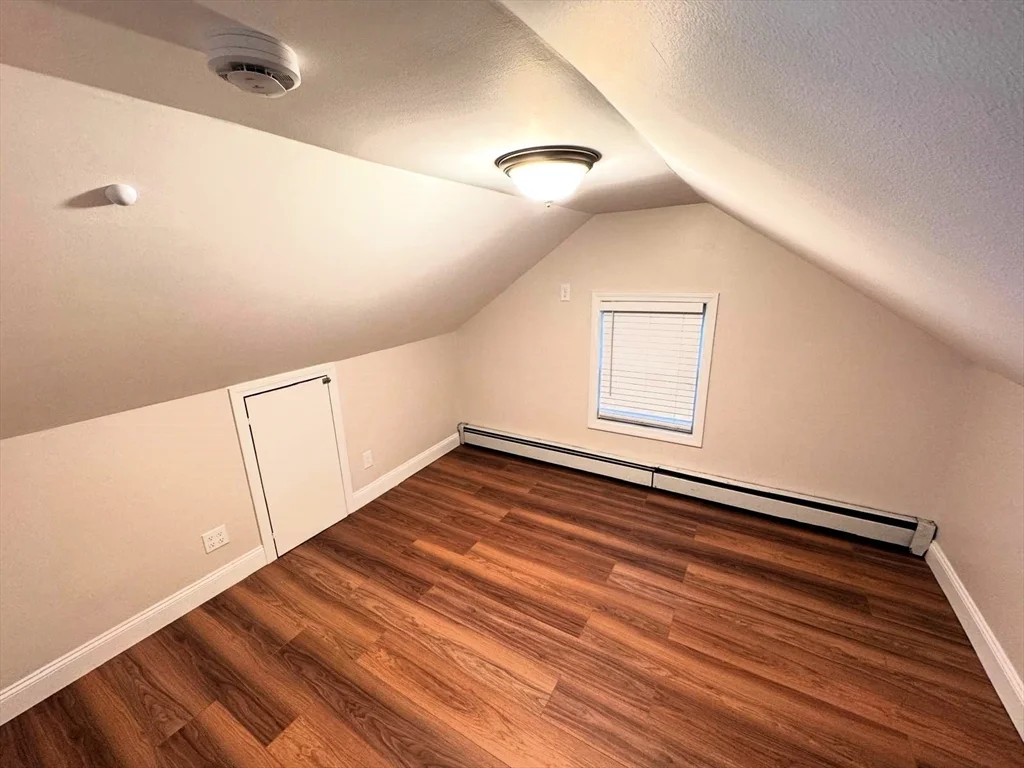 3 bed, 1 bath apartment for rent at 38 Hunting St Unit 2, Wellington-Harrington — photo 12 of 14
