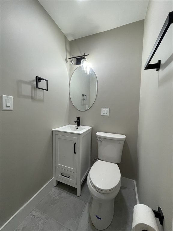 3 bed, 1 bath apartment for rent at 38 Hutchings Unit 2R, Roxbury — photo 16 of 31