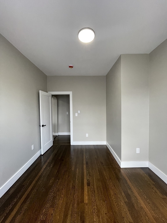 3 bed, 1 bath apartment for rent at 38 Hutchings Unit 2R, Roxbury — photo 20 of 31