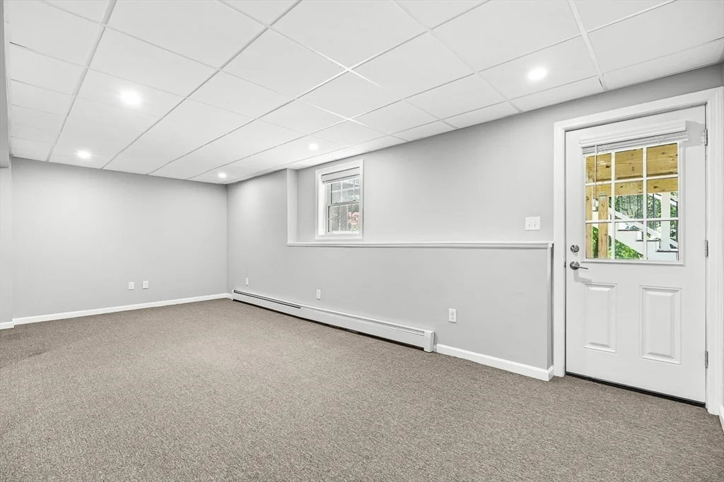 3 bed, 1 bath apartment for rent at 38 Idora Ave, Haverhill — photo 33 of 40