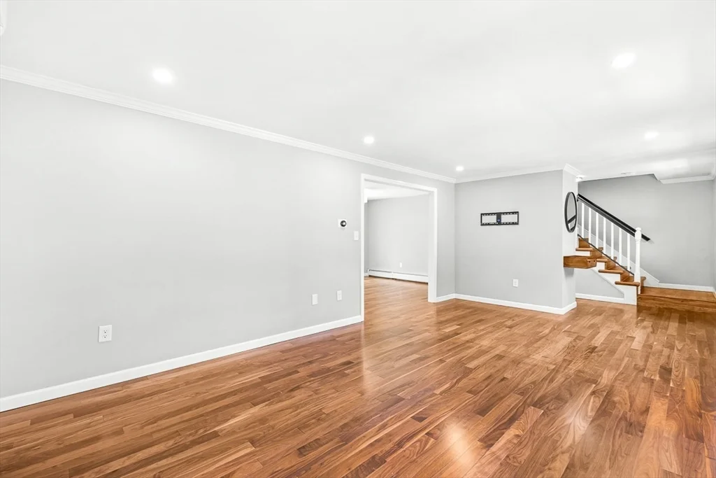 3 bed, 1 bath apartment for rent at 38 Idora Ave, Haverhill — photo 4 of 40