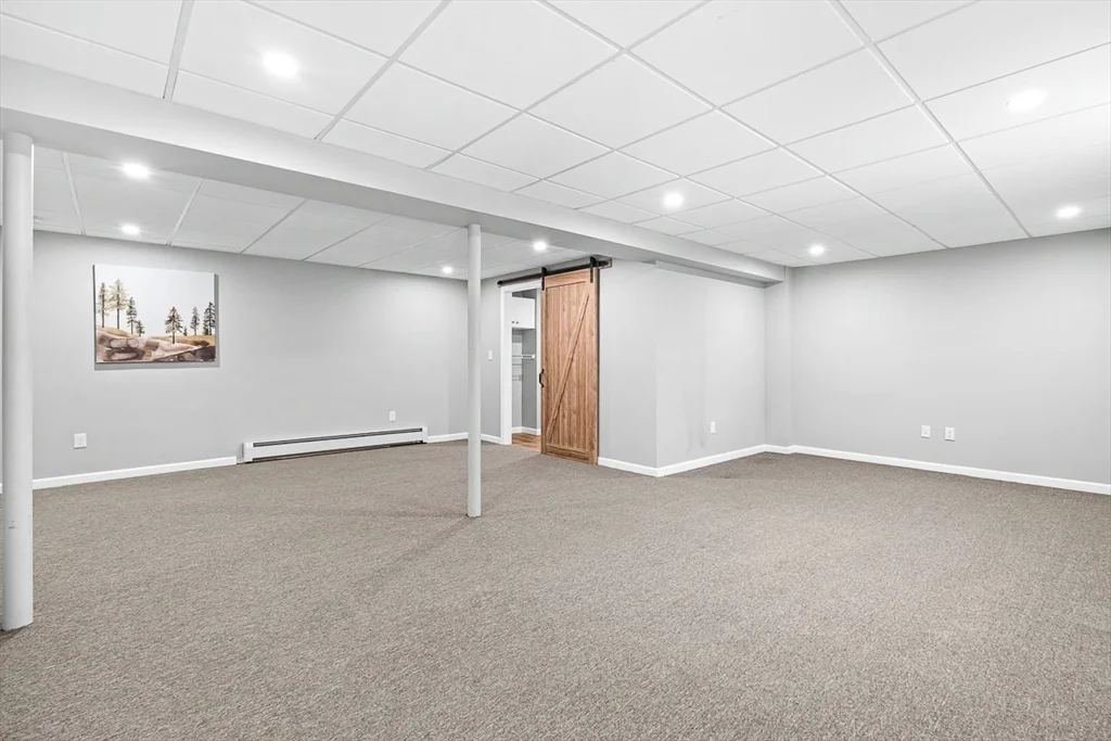 3 bed, 1 bath apartment for rent at 38 Idora Ave, Haverhill — photo 32 of 40