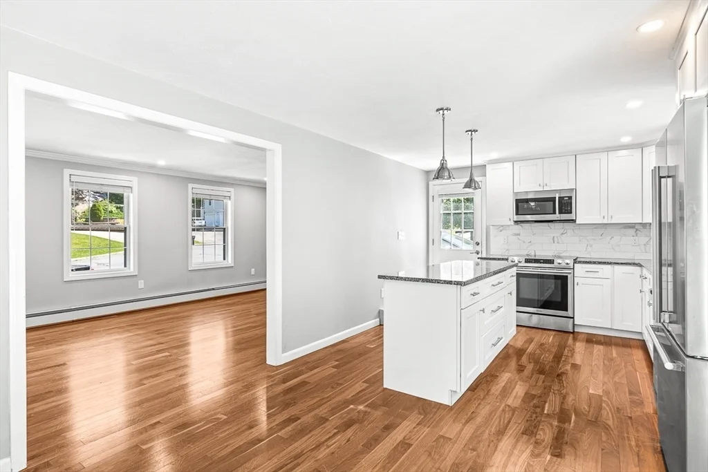 3 bed, 1 bath apartment for rent at 38 Idora Ave, Haverhill — photo 10 of 40