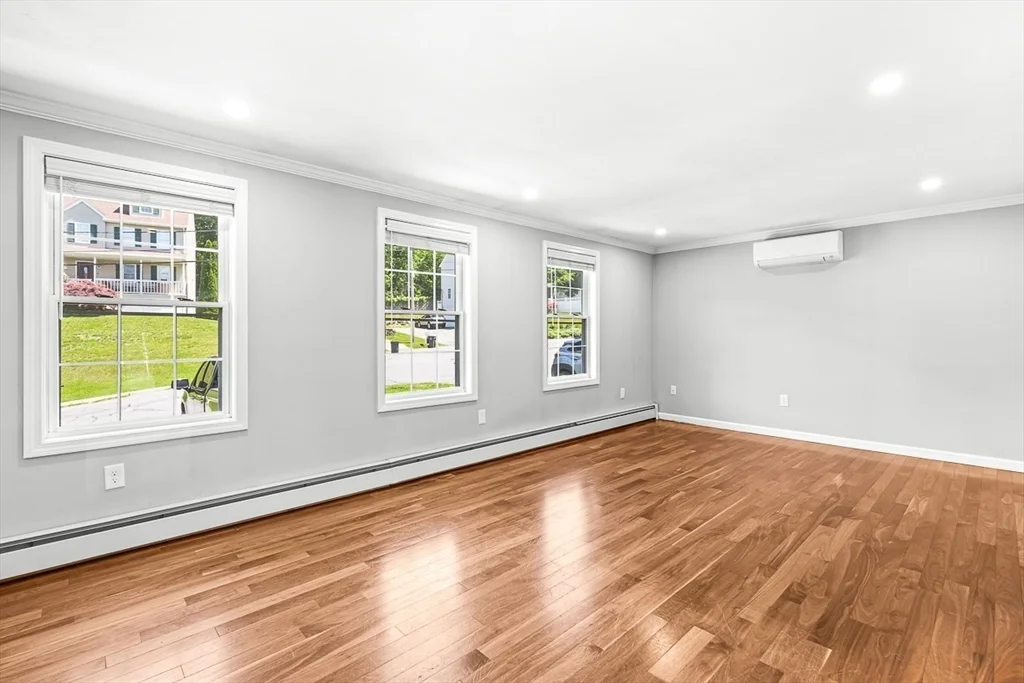3 bed, 1 bath apartment for rent at 38 Idora Ave, Haverhill — photo 6 of 40