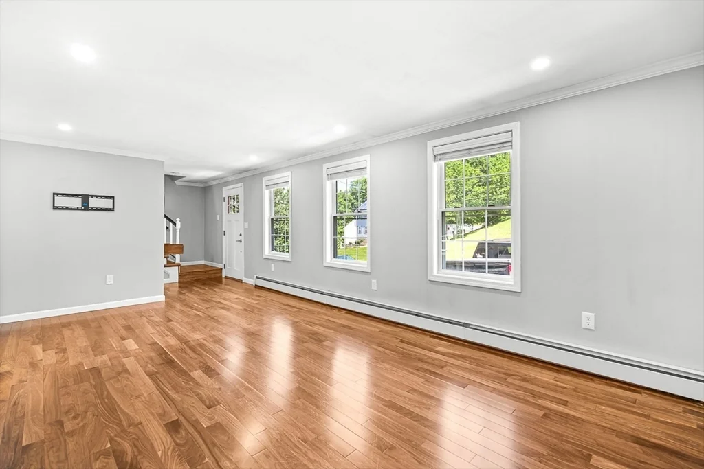 3 bed, 1 bath apartment for rent at 38 Idora Ave, Haverhill — photo 5 of 40