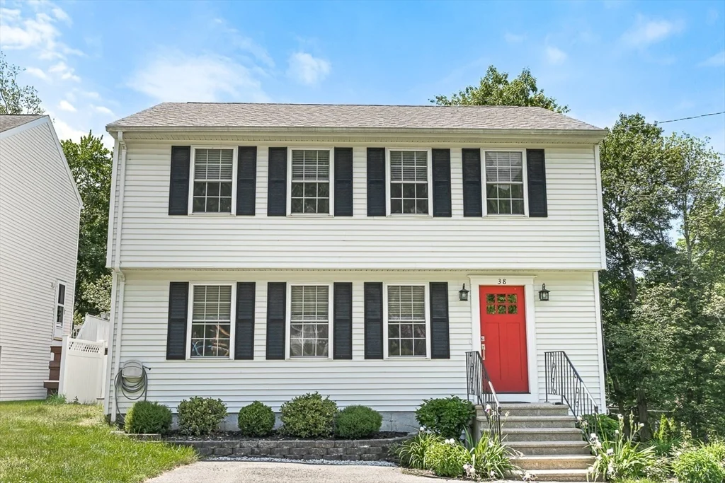 3 bed, 1 bath apartment for rent at 38 Idora Ave, Haverhill — photo 2 of 40