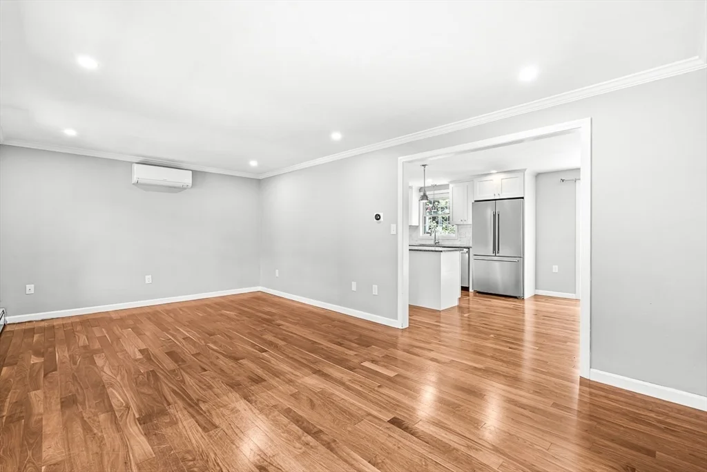 3 bed, 1 bath apartment for rent at 38 Idora Ave, Haverhill — photo 7 of 40