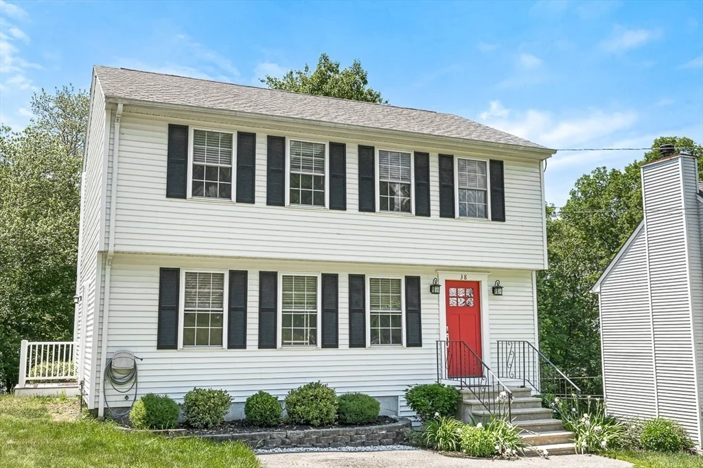 3 bed, 1 bath apartment for rent at 38 Idora Ave, Haverhill — photo 1 of 40