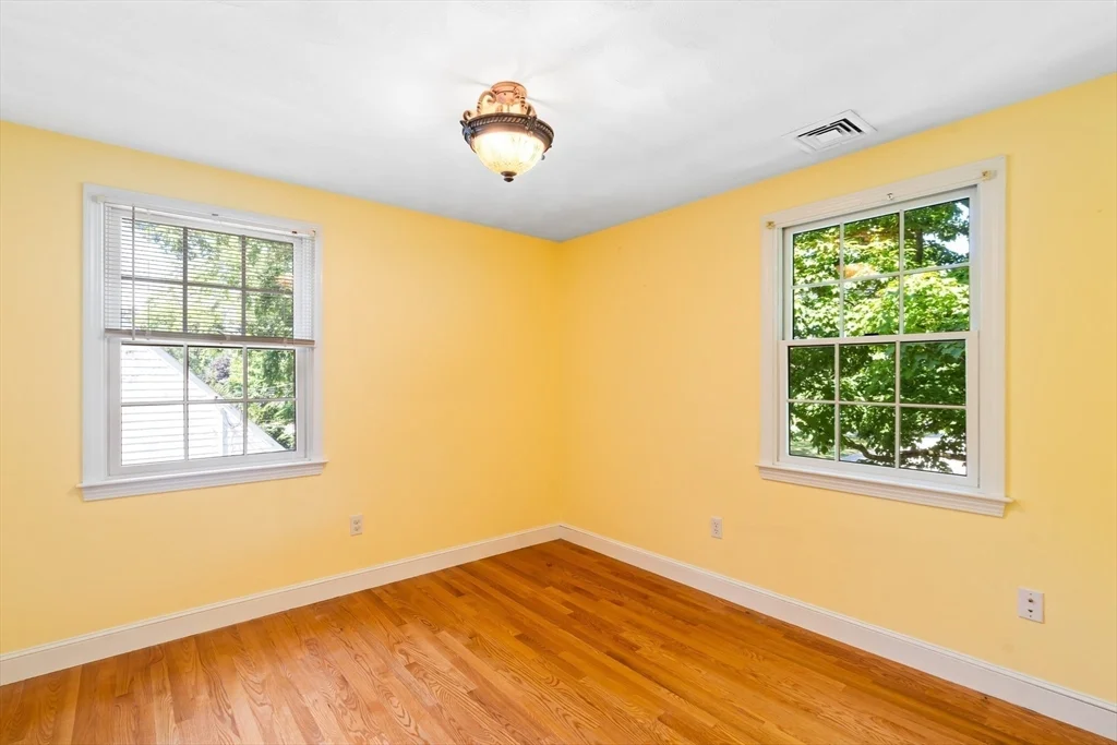 7 bed, 3 bath apartment for rent at 38 Ivan St, Lexington — photo 29 of 42