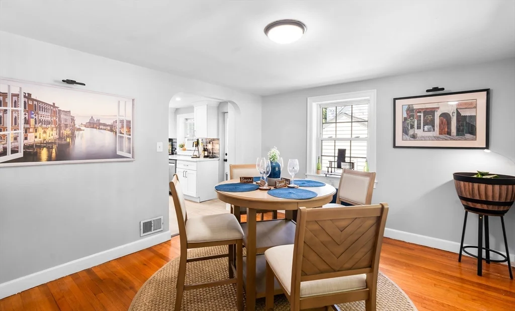 7 bed, 3 bath apartment for rent at 38 Ivan St, Lexington — photo 12 of 42