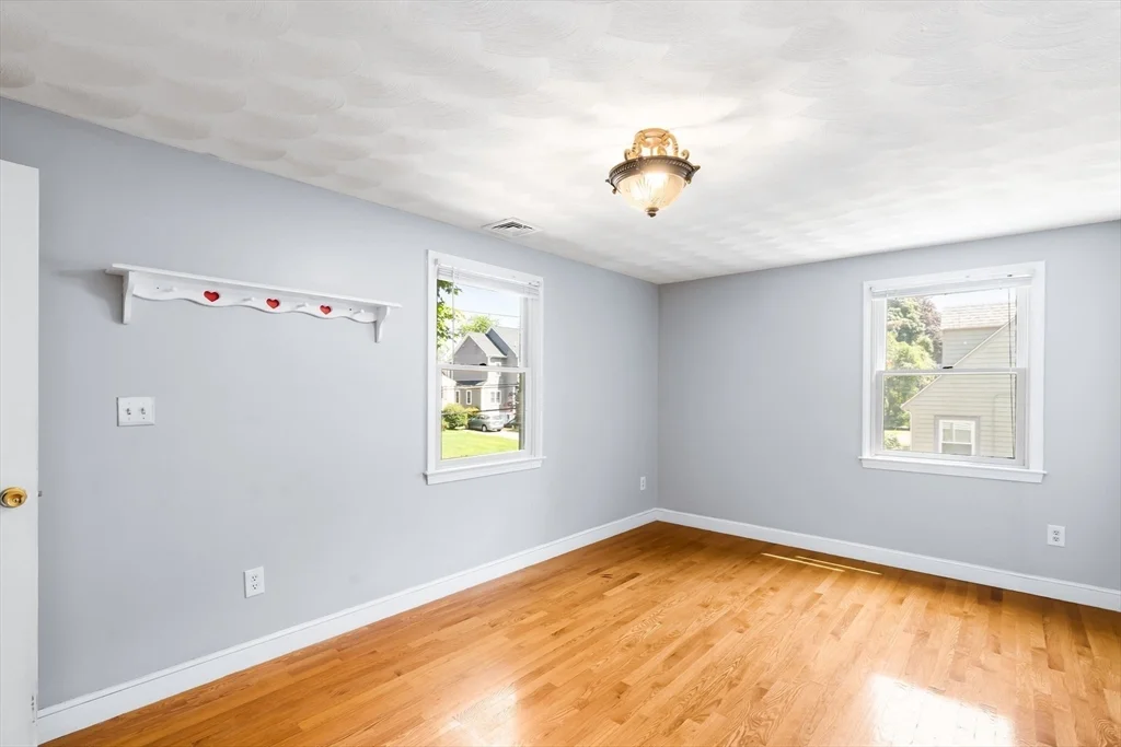 7 bed, 3 bath apartment for rent at 38 Ivan St, Lexington — photo 32 of 42
